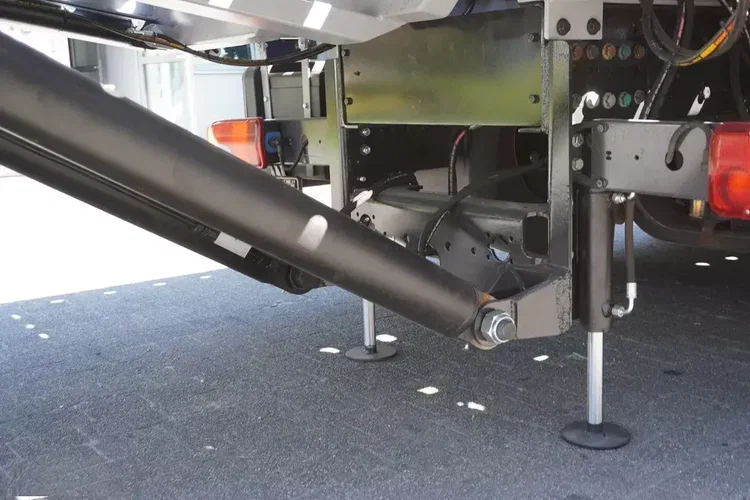 MAN TGS 35.420 8×2 / NOWA laweta / 3 osie skrętne / Ładowność 20 T / kab. sypialna zdjęcie 16