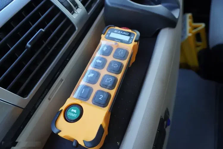 MAN TGS 35.420 8×2 / NOWA laweta / 3 osie skrętne / Ładowność 20 T / kab. sypialna zdjęcie 17