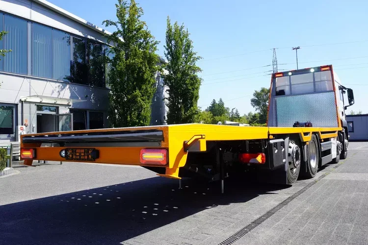 MAN TGS 35.420 8×2 / NOWA laweta / 3 osie skrętne / Ładowność 20 T / kab. sypialna zdjęcie 2