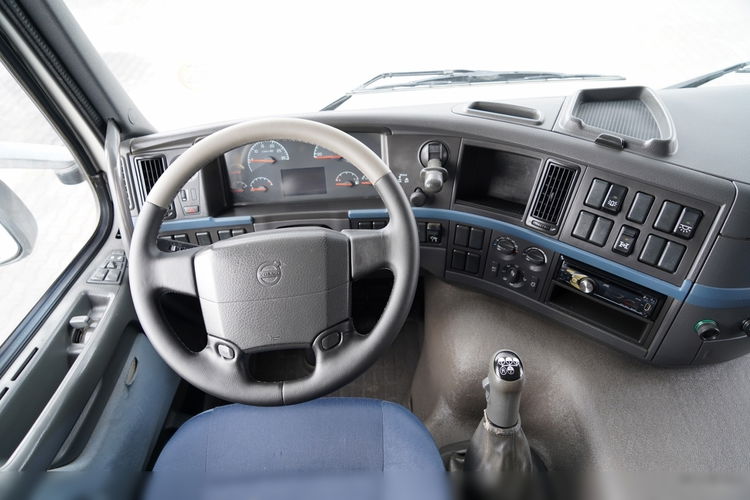 Volvo FM 360 / 6x4 / WYWROTKA DWUSTRONNA / HYDROBURTA / MANUAL / SPROWADZONY zdjęcie 37