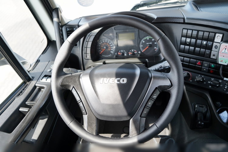 Iveco TRAKKER 360 / 6x4 / WYWROTKA DWUSTRONNA  / HYDROBURTA / AUTOMAT / SPROWADZONY zdjęcie 39