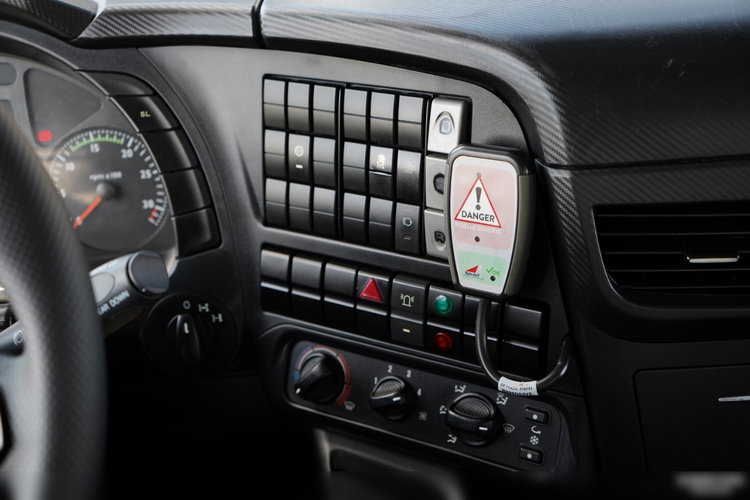 Iveco TRAKKER 360 / 6x4 / WYWROTKA DWUSTRONNA  / HYDROBURTA / AUTOMAT / SPROWADZONY zdjęcie 41