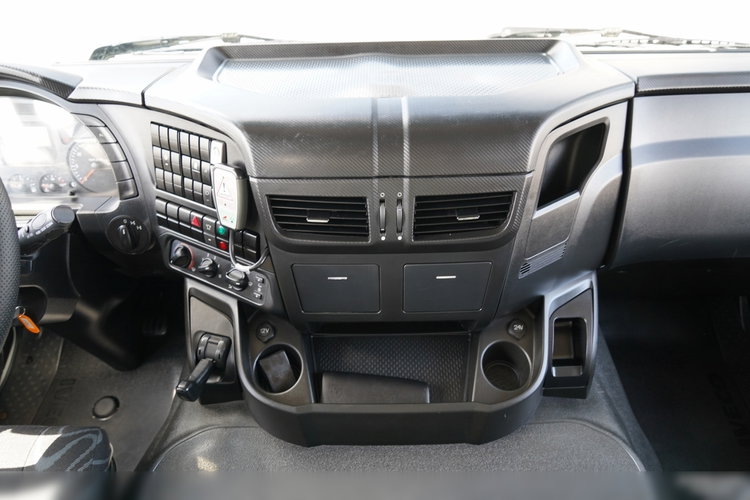 Iveco TRAKKER 360 / 6x4 / WYWROTKA DWUSTRONNA  / HYDROBURTA / AUTOMAT / SPROWADZONY zdjęcie 42