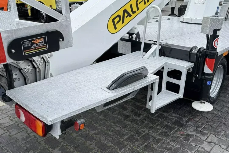 Nissan Cabstar zdjęcie 23