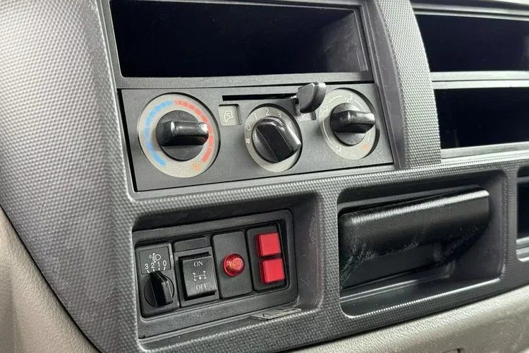 Nissan Cabstar zdjęcie 29