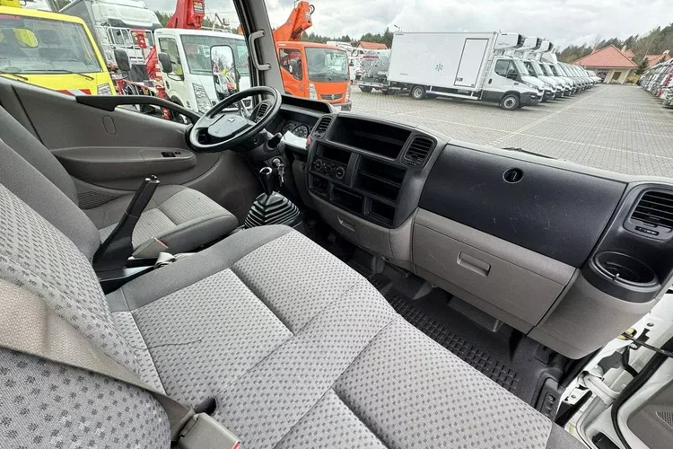 Nissan Cabstar zdjęcie 32