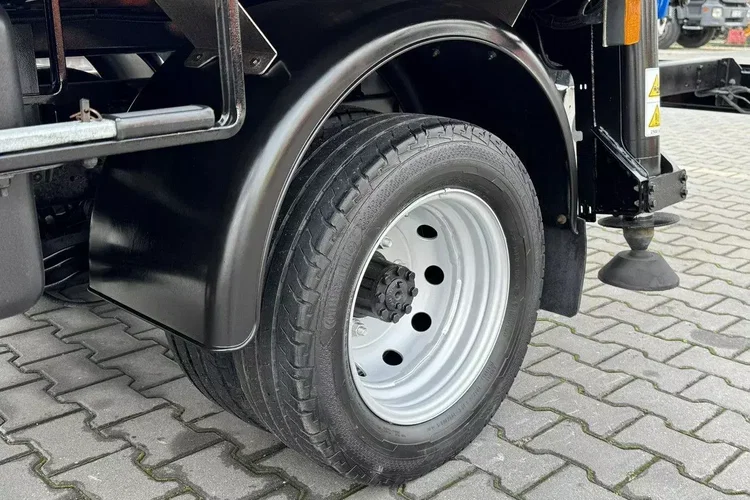 Nissan Cabstar zdjęcie 19