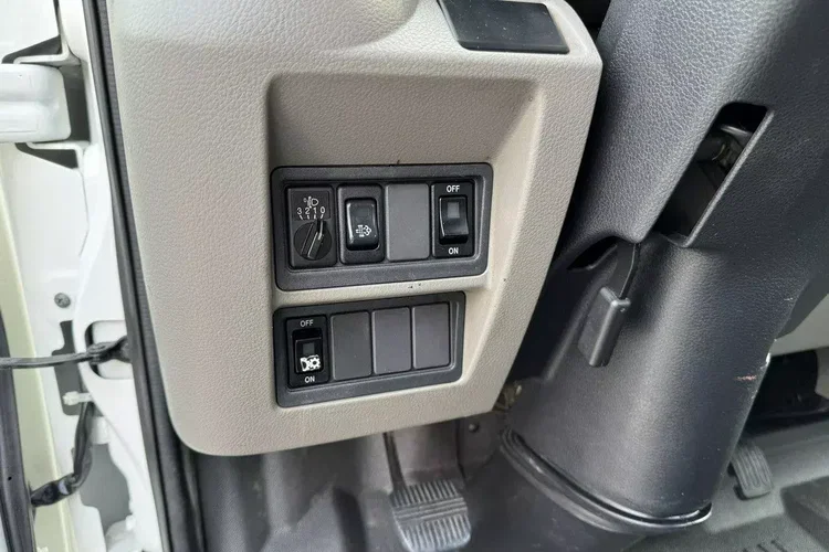 Nissan Cabstar zdjęcie 34