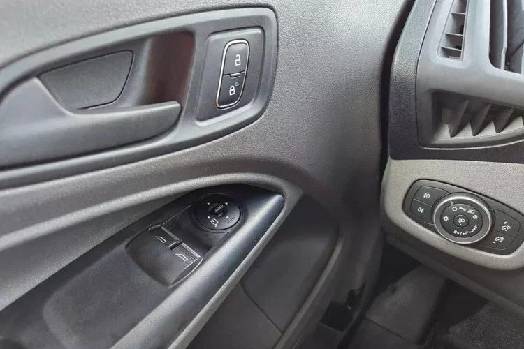 Ford transit-connect L2H1 49999zł NETTO 1.5 TdCi/120KM zdjęcie 21