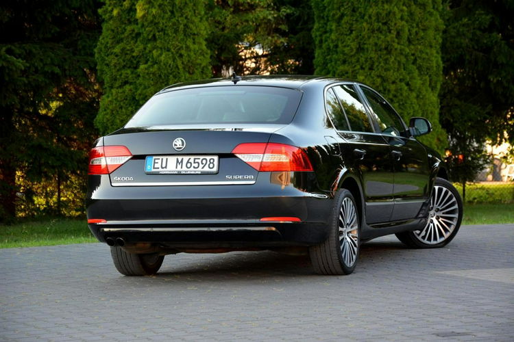 Skoda Superb Lift L&K 4x4 Skóry Bi-Xenon Ledy Duża Navi Kamera El.Fotele Webasto zdjęcie 15