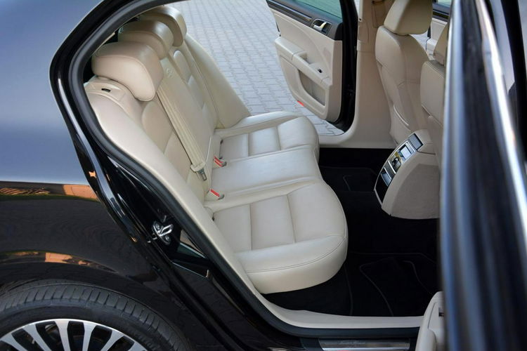 Skoda Superb Lift L&K 4x4 Skóry Bi-Xenon Ledy Duża Navi Kamera El.Fotele Webasto zdjęcie 17