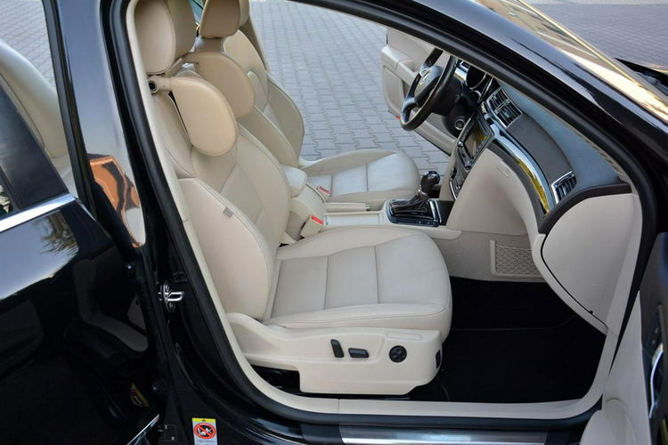 Skoda Superb Lift L&K 4x4 Skóry Bi-Xenon Ledy Duża Navi Kamera El.Fotele Webasto zdjęcie 18