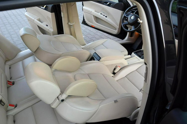 Skoda Superb Lift L&K 4x4 Skóry Bi-Xenon Ledy Duża Navi Kamera El.Fotele Webasto zdjęcie 24