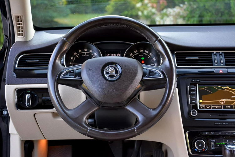Skoda Superb Lift L&K 4x4 Skóry Bi-Xenon Ledy Duża Navi Kamera El.Fotele Webasto zdjęcie 28