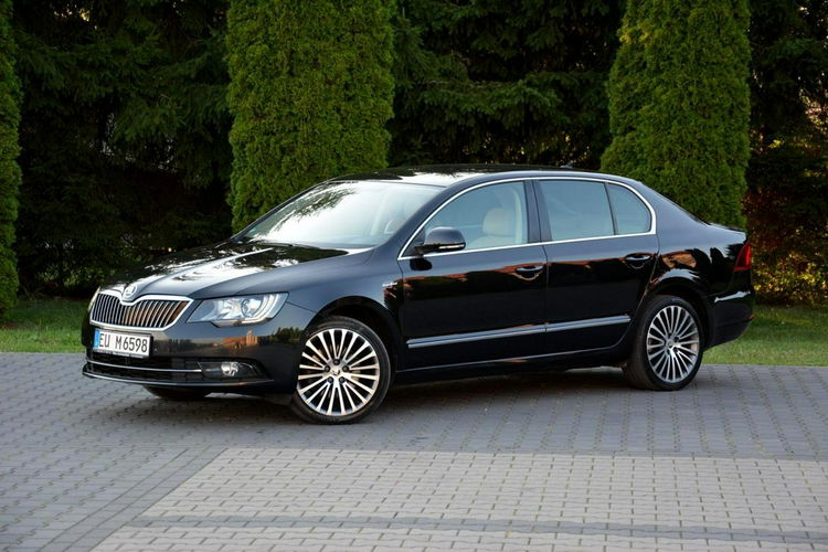 Skoda Superb Lift L&K 4x4 Skóry Bi-Xenon Ledy Duża Navi Kamera El.Fotele Webasto zdjęcie 3