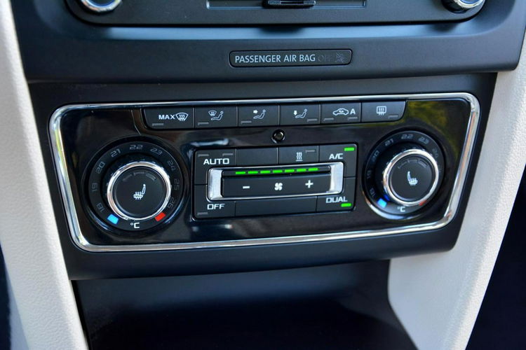 Skoda Superb Lift L&K 4x4 Skóry Bi-Xenon Ledy Duża Navi Kamera El.Fotele Webasto zdjęcie 31