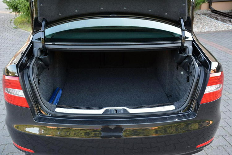 Skoda Superb Lift L&K 4x4 Skóry Bi-Xenon Ledy Duża Navi Kamera El.Fotele Webasto zdjęcie 36
