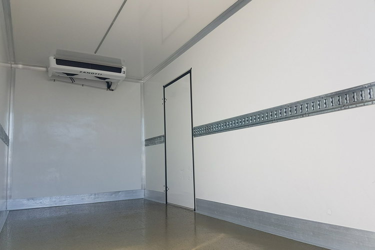 MAN TGE VW CRAFTER 8EP CHŁODNIA AGREGAT 4.20x2.10x2.20 IZOTERMA GRZANIE zdjęcie 19