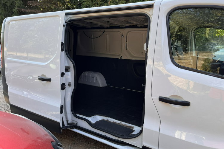 Opel Vivaro 1.6 1wł LONG PRZEDŁUŻANY Traffic Klima 6biegów Stan BDB BEzwypadk zdjęcie 20
