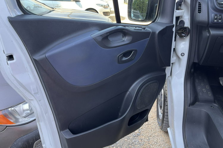 Opel Vivaro 1.6 1wł LONG PRZEDŁUŻANY Traffic Klima 6biegów Stan BDB BEzwypadk zdjęcie 9