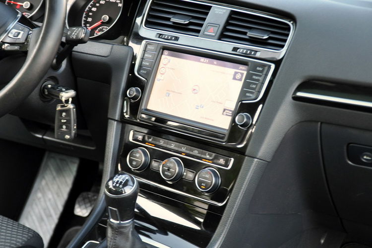 Volkswagen Golf 2.0TDI(150KM) Xenon Navi Panorama Masaże Skóry Chrom I Wł Alu17"ASO VW zdjęcie 27