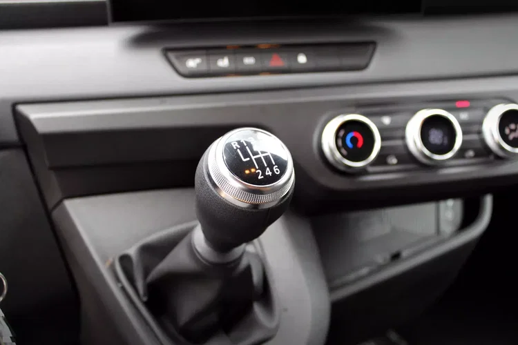 Renault Master kontener 9eup + winda BAR 750kg zdjęcie 25