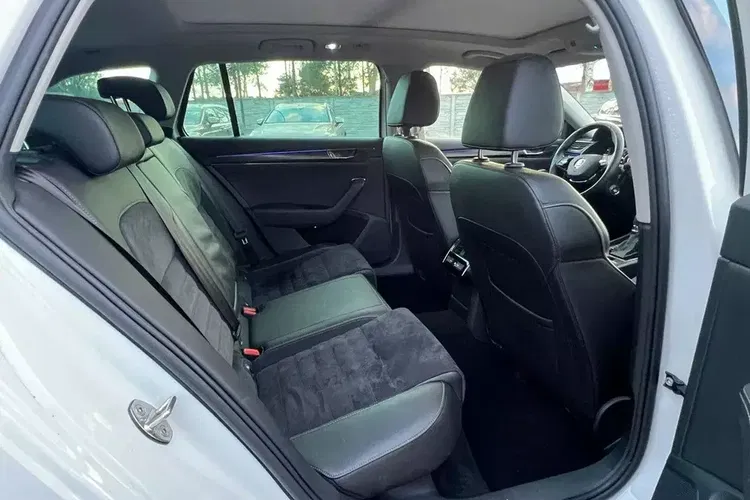 Skoda Superb zdjęcie 22