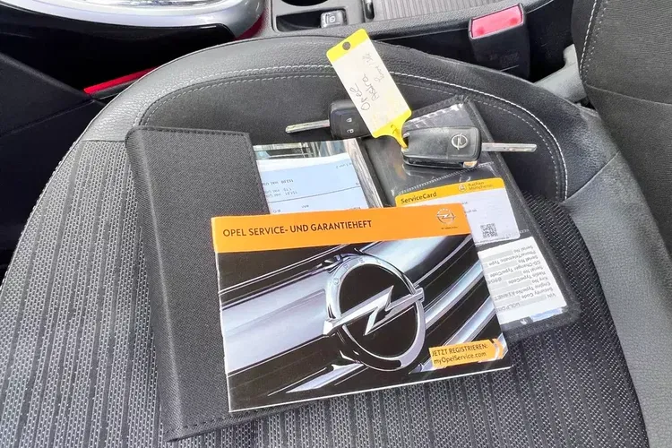 Opel Astra zdjęcie 30
