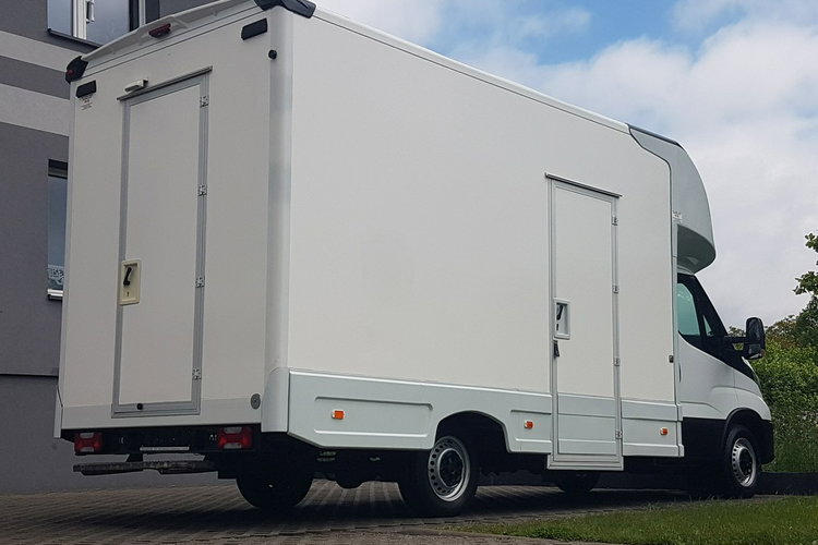 Iveco Daily KONTENER NISKOPODŁOGOWY 4.43x2.23x2.42 SKLEP BAR FOODTRUCK KAMPER AC zdjęcie 29