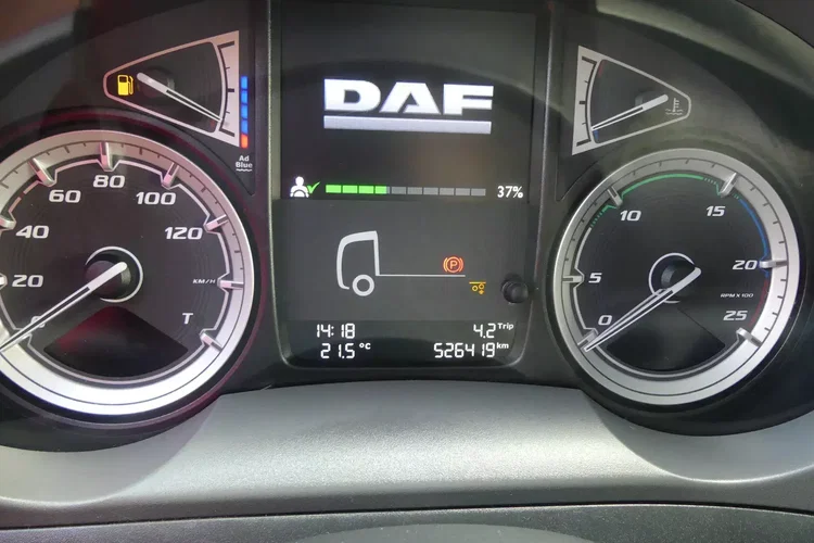 DAF CF 370 / 6x2 / CHŁODNIA 9.50 + WINDA / EURO 6 / zdjęcie 30