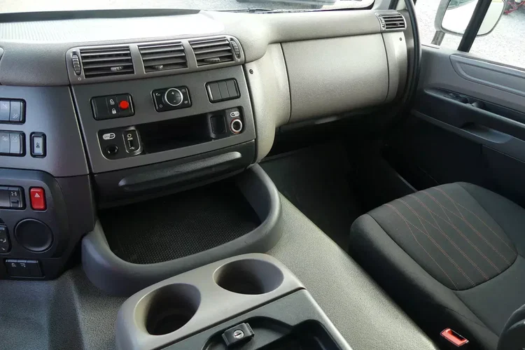 DAF CF 370 / 6x2 / CHŁODNIA 9.50 + WINDA / EURO 6 / zdjęcie 32