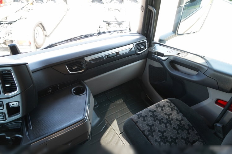 Scania S 500 / RETARDER / KLIMATYZACJA POSTOJOWA / PO KONTRAKCIE SERWISOWYM / SPROWADZONY zdjęcie 32