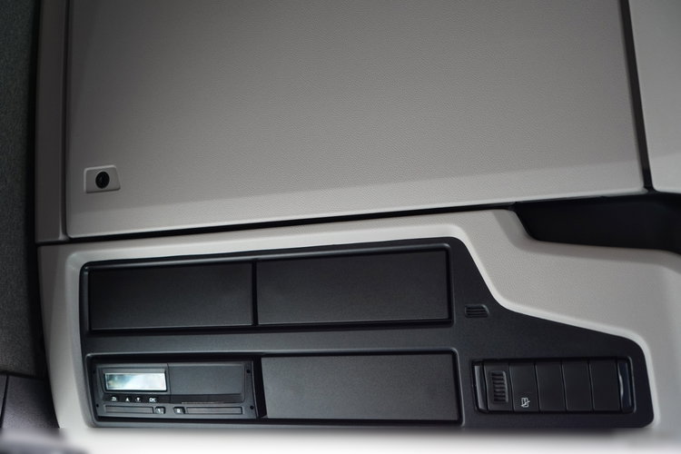 Scania S 500 / RETARDER / CAŁA NA PODUSZKACH / OPONY 100% / NAVI / PO KONTRAKCIE SERWISOWYM zdjęcie 34