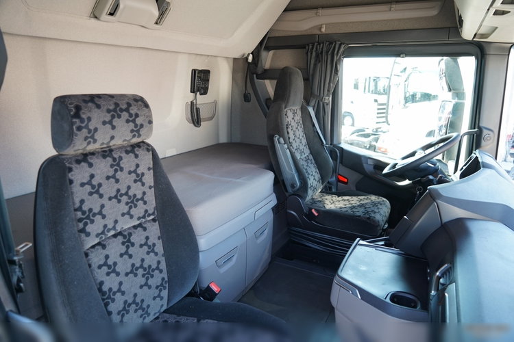 Scania S 500 / RETARDER / CAŁA NA PODUSZKACH / OPONY 100% / NAVI / PO KONTRAKCIE SERWISOWYM zdjęcie 35