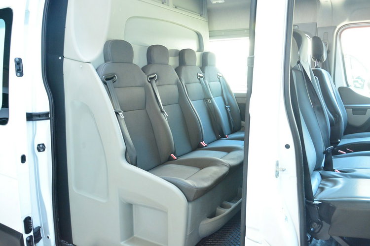 Renault Master średniak L2H2 3 osobowy blaszak pełna opcja regały serwis zdjęcie 6