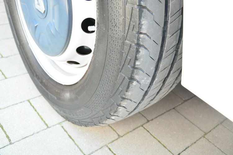 Renault Master średniak L2H2 3 osobowy blaszak pełna opcja regały serwis zdjęcie 9