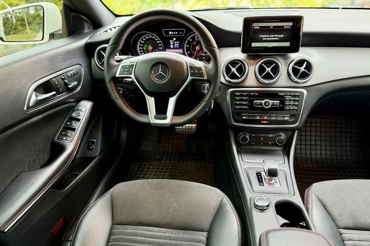 Mercedes CLA 45 AMG zdjęcie 18