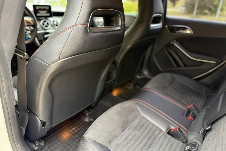 Mercedes CLA 45 AMG zdjęcie 21