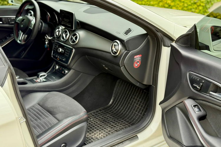 Mercedes CLA 45 AMG zdjęcie 8