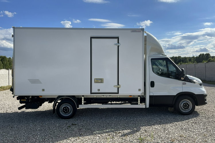 Iveco Daily 35S18 Winda_750kg Chłodnia -29 C/+29 C GWARANCJA 3.0/180KM zdjęcie 1