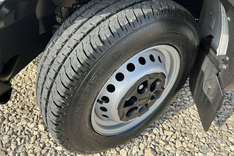 Iveco Daily 35S18 Winda_750kg Chłodnia -29 C/+29 C GWARANCJA 3.0/180KM zdjęcie 35