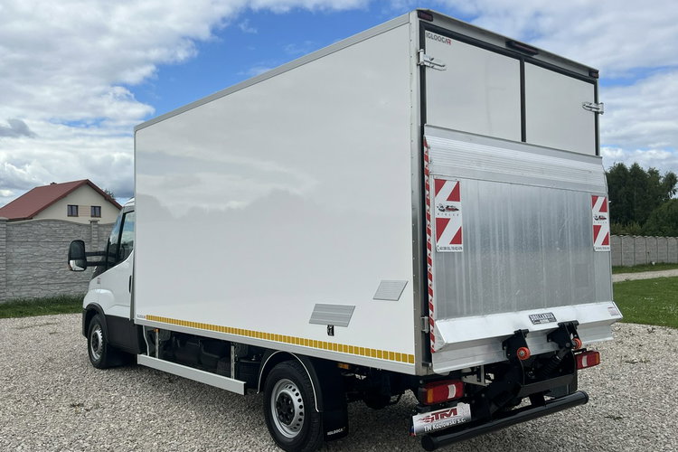 Iveco Daily 35S16 3.0/160KM Dhollandia_750kg Chłodnia -29 C/+29 C GWARANCJA zdjęcie 3