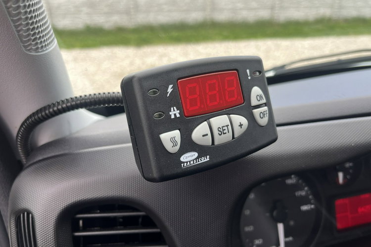 Iveco Daily 35S16 3.0/160KM Dhollandia_750kg Chłodnia -29 C/+29 C GWARANCJA zdjęcie 30