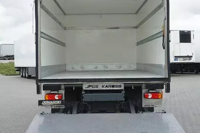 DAF LF 260 / EURO 6 / IZOTERMA + WINDA / 13 PALET / DŁ. 5.3 M / ŁAD. 10 390 KG zdjęcie 10