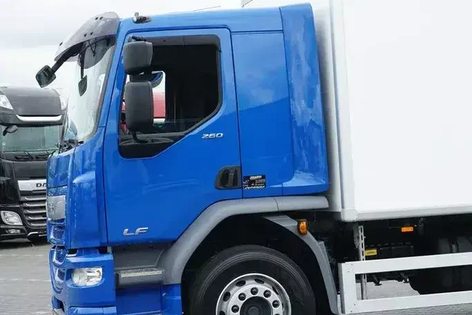 DAF LF 260 / EURO 6 / IZOTERMA + WINDA / 13 PALET / DŁ. 5.3 M / ŁAD. 10 390 KG zdjęcie 24