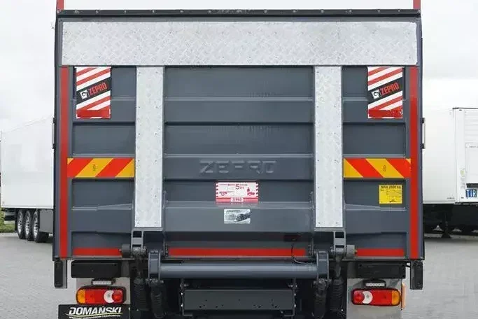 DAF LF 260 / EURO 6 / IZOTERMA + WINDA / 13 PALET / DŁ. 5.3 M / ŁAD. 10 390 KG zdjęcie 35