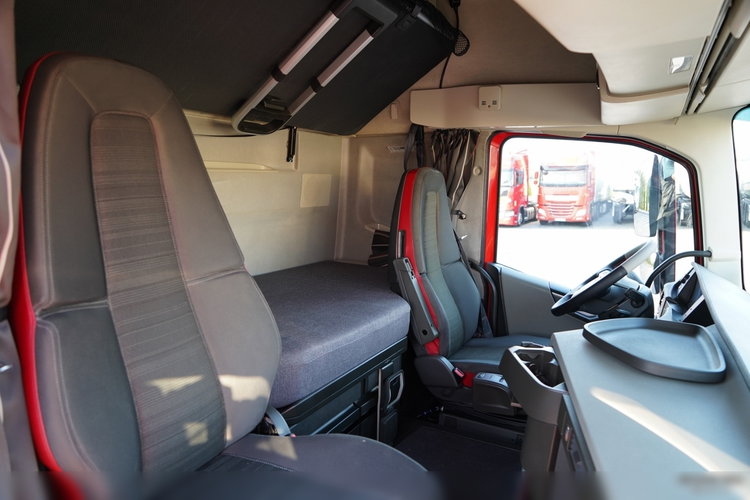 Volvo FH 460 / FIRANKA / 6x2 / PODNOSZONY DACH / I-PARK COOL / OŚ PODNOSZONA / PO ZŁOTYM KONTRAKCIE SERWISOWYM zdjęcie 46