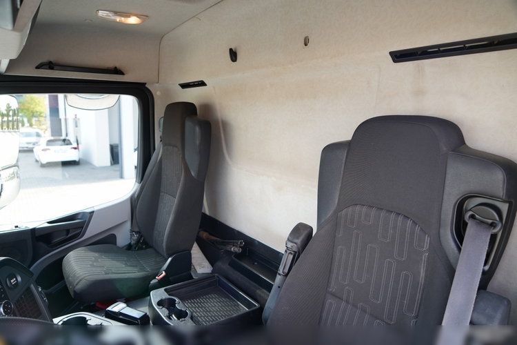 Mercedes ANTOS 2536 / 6x2 / OŚ PODNOSZONA / OŚ SKRĘTNA / HDS HIAB 144bs-2 hiduo / ROTATOR / PILOT zdjęcie 32