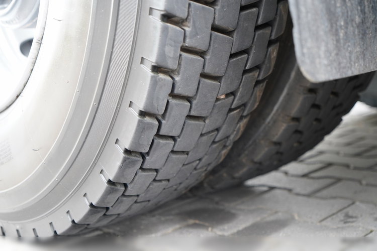 Renault K 380 / 6X4 / SKRZYNIOWY 6.2 M / + HDS HIAB 166 ES-4 / MAX UDŹWIG 6 500 KG / WYSÓW 12.3 M / ROTATOR / STEROWANIE RADIOWE  / SPROWADZONY zdjęcie 33