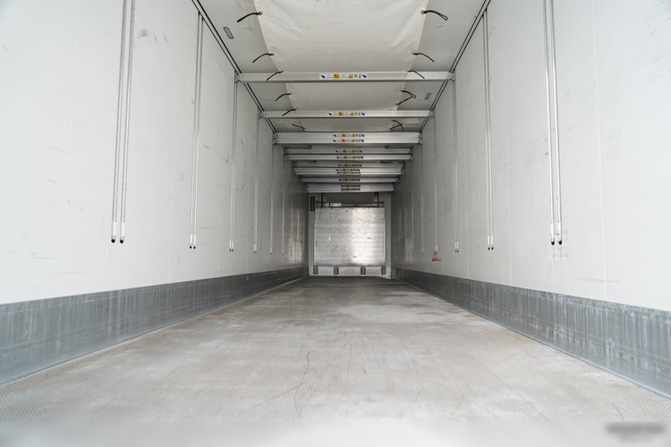 SCHMITZ  / CHŁODNIA / THERMO KING SLX 300 / DOPPELSTOCK / 2024 ROK / MAŁO UŻYWANA  zdjęcie 15